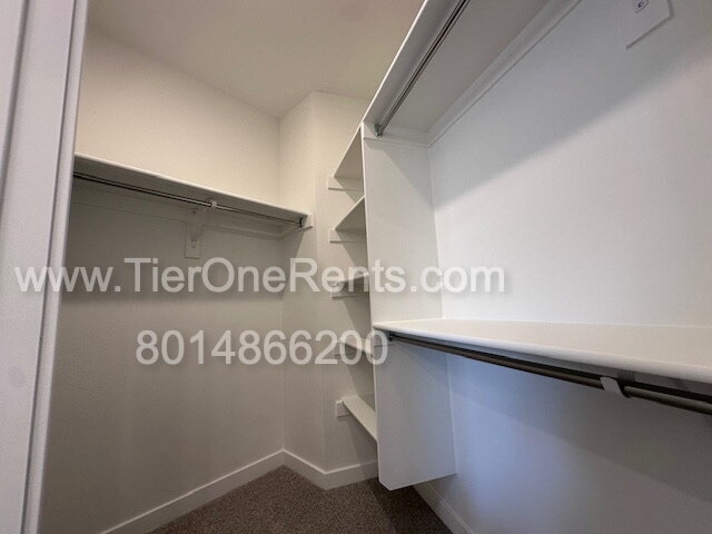 Building Photo - Move-in special:  First month's rent free!
