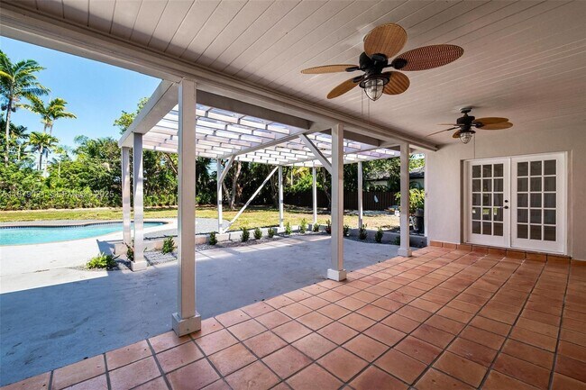 Building Photo - 11301 SW 91 Ave