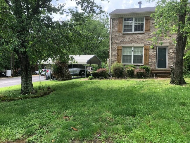 Building Photo - FOR LEASE - 2 Bed, 1.5 Bath, 1300sqft Townhome
