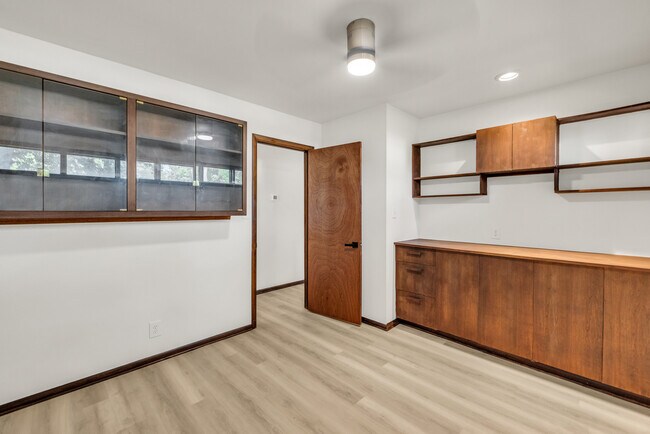 Building Photo - 5611 S Trenton Ave