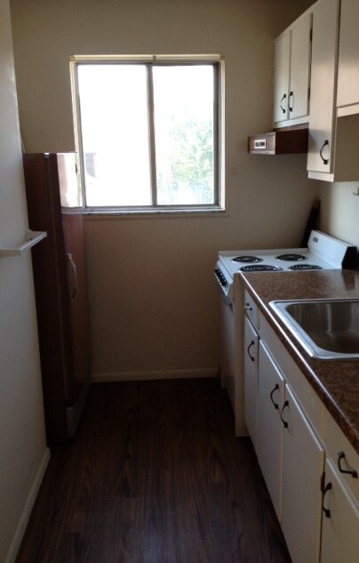 Building Photo - 4135 Rocky River Dr