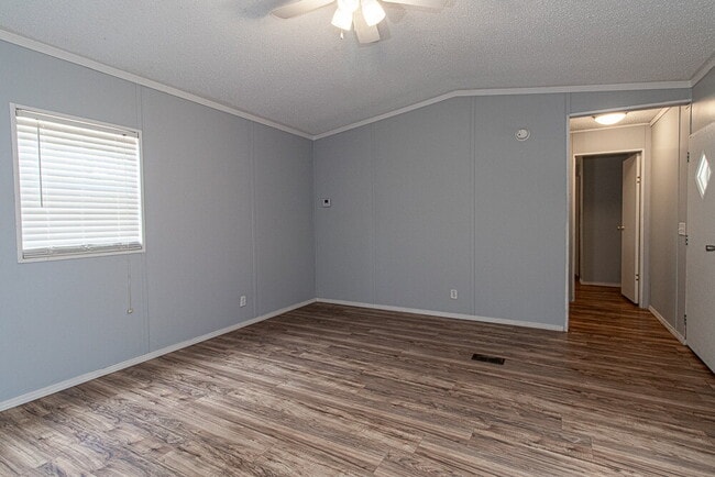 Building Photo - "Charming 2-Bed, 2-Bath Mobile Home Retrea...