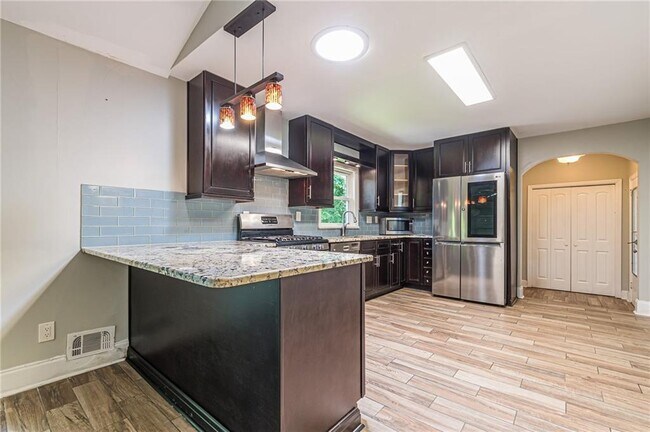 Building Photo - 1574 Old Spring House Ln