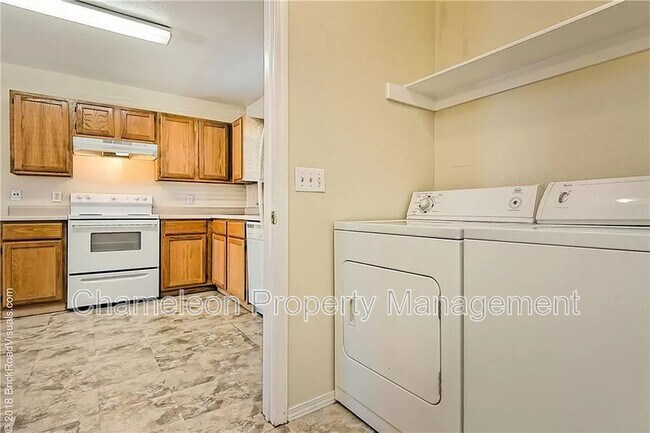 Building Photo - 1431 Sligo St