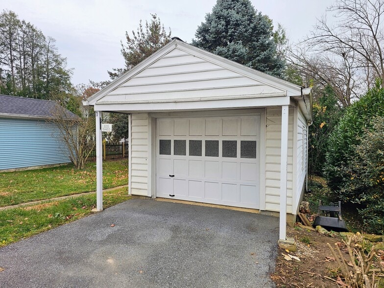 Building Photo - 426 Cherry St