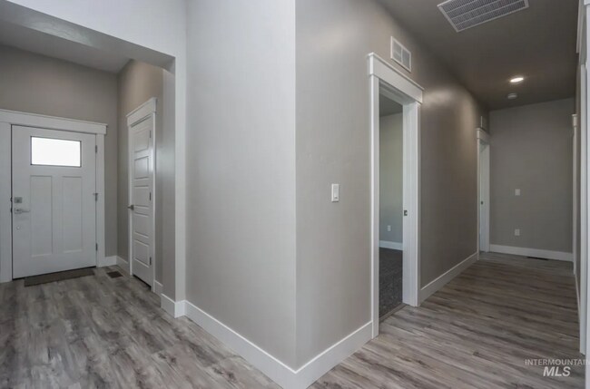Building Photo - 3024 Sepulveda Dr