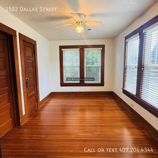 Building Photo - 1502 Dallas St