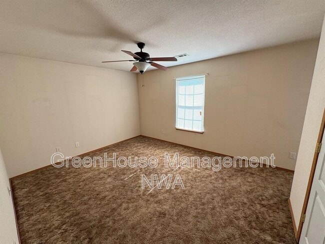 Building Photo - 1709 S 11th St