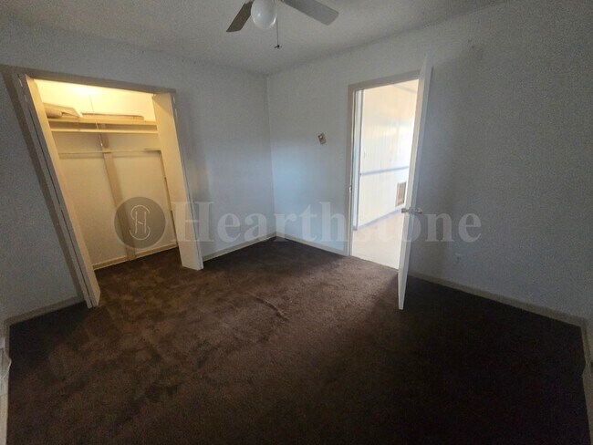 Building Photo - 212 N Globe Ave