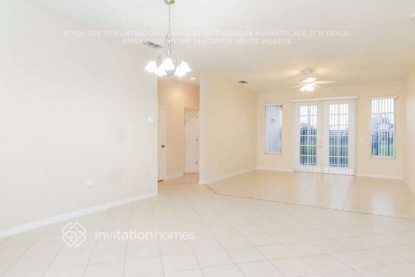 Building Photo - 1934 Magical Ln