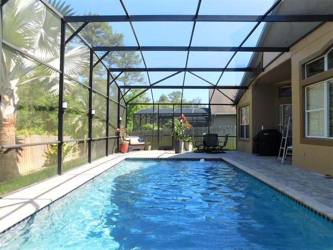 Building Photo - 2051 Autumn View Dr