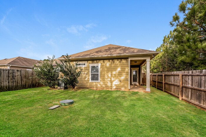 Building Photo - 245 Hathaway Ln