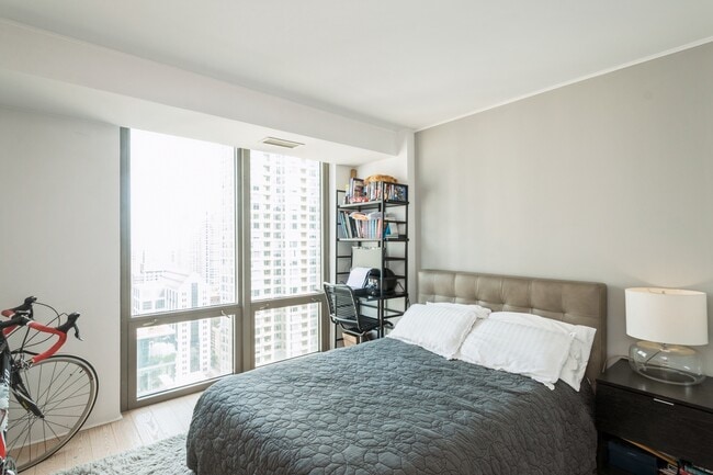 Building Photo - 2 E Erie St