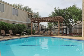 Building Photo - Waterchase Apartments