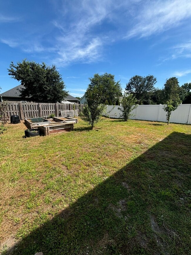 Building Photo - 4897 Southgate Pkwy