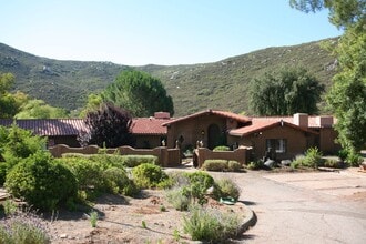 Building Photo - Pala Verde Ranch 4br 3.5ba * On the Lake
