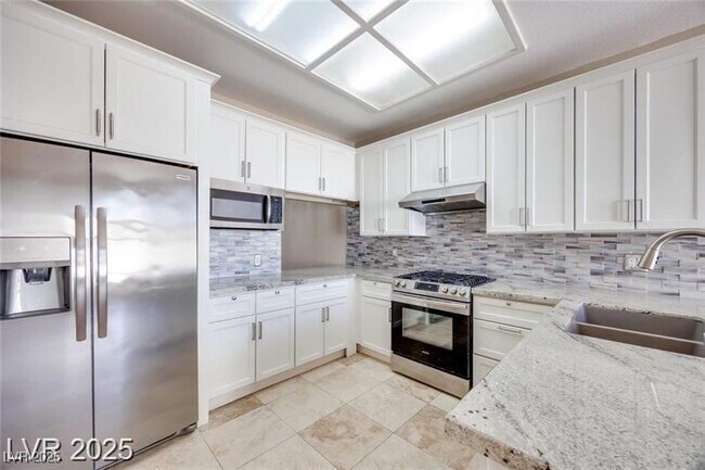 Building Photo - 2723 Seabridge Dr