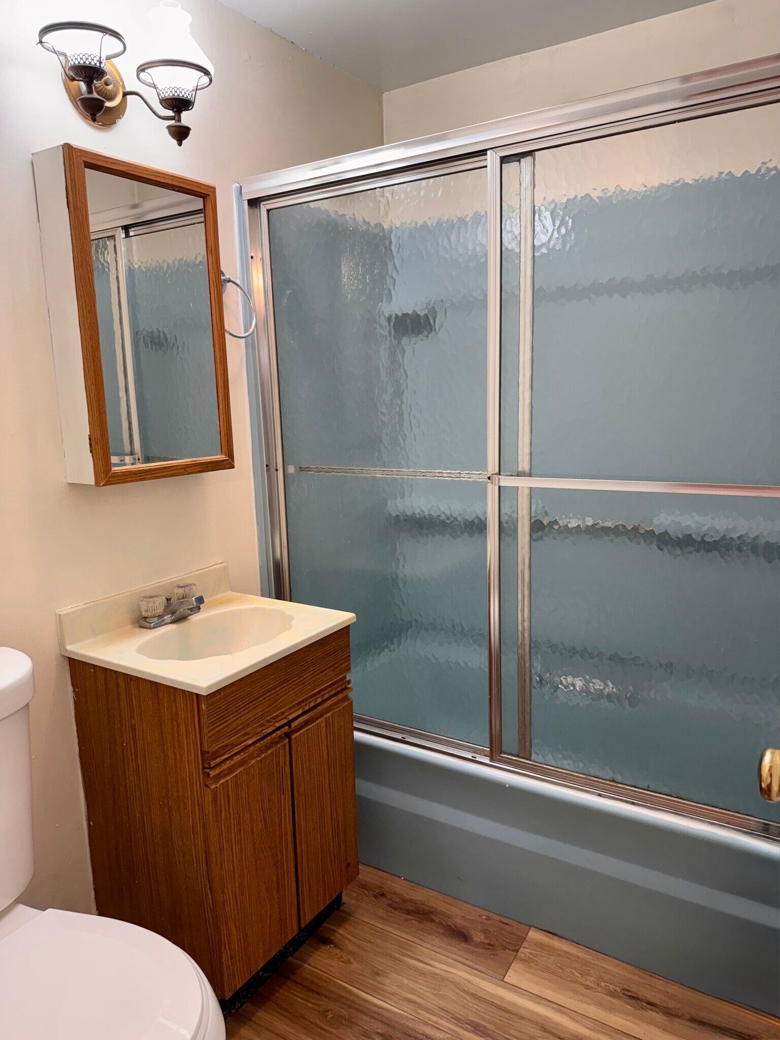 Building Photo - 123 Center St