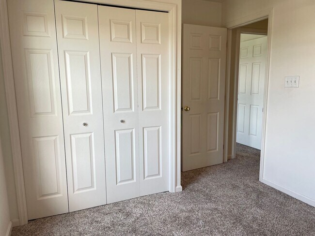 Building Photo - Beautiful Luxury Townhome in Lancaster