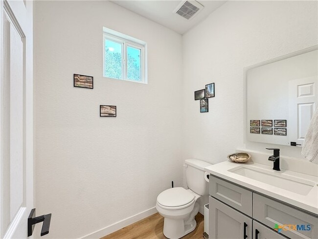 Building Photo - 1200 Willow Dr