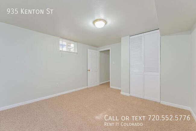 Building Photo - 935 Kenton St