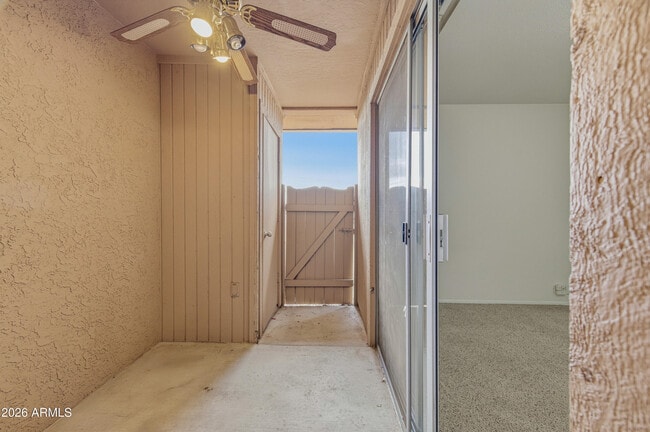 Building Photo - 501 W Yukon Dr