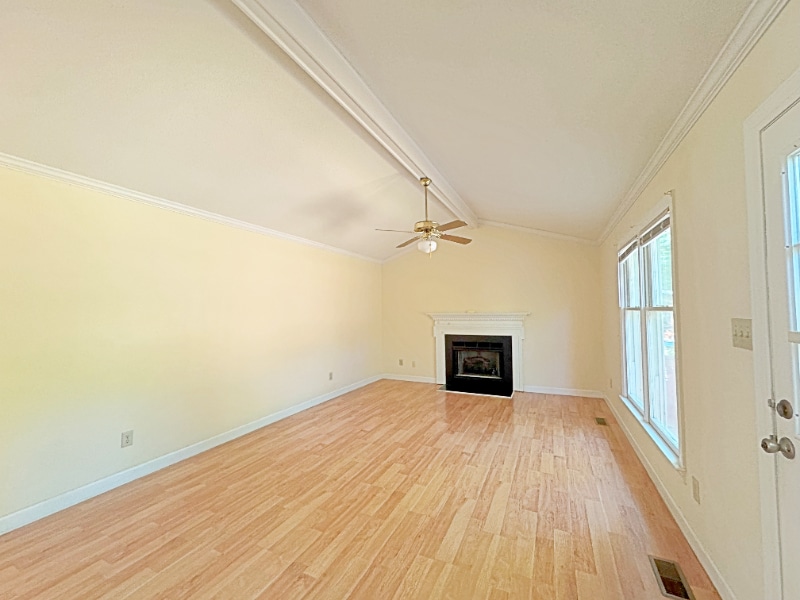 Building Photo - 102 Rock Nest Ct