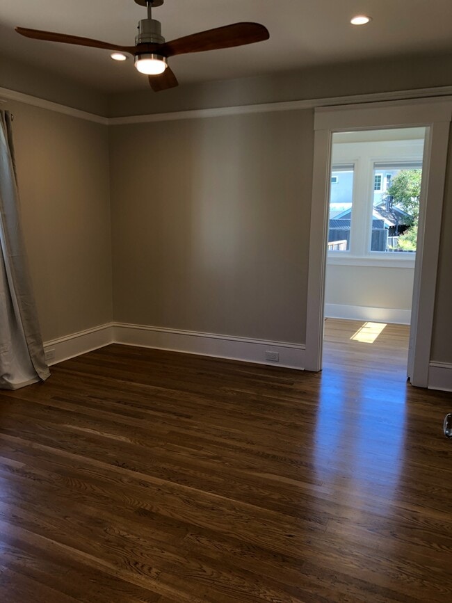 Building Photo - Remodeled House Walking Distance to Burlingame Ave