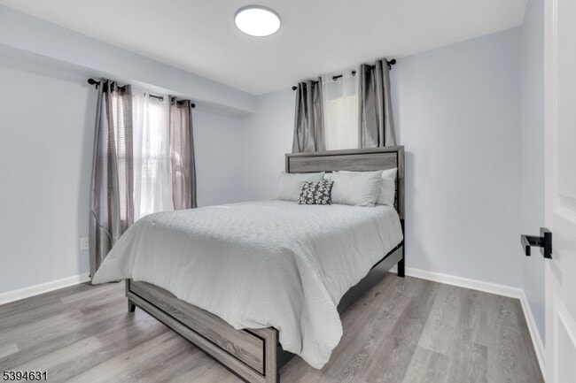 Building Photo - 237 Rose St