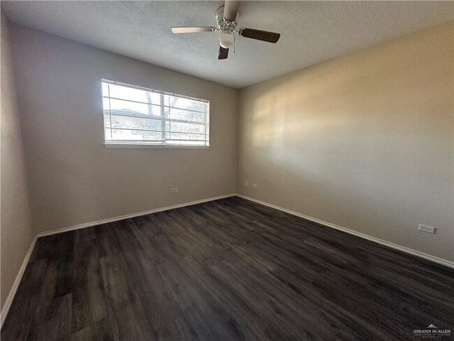 Building Photo - 5 West Dr