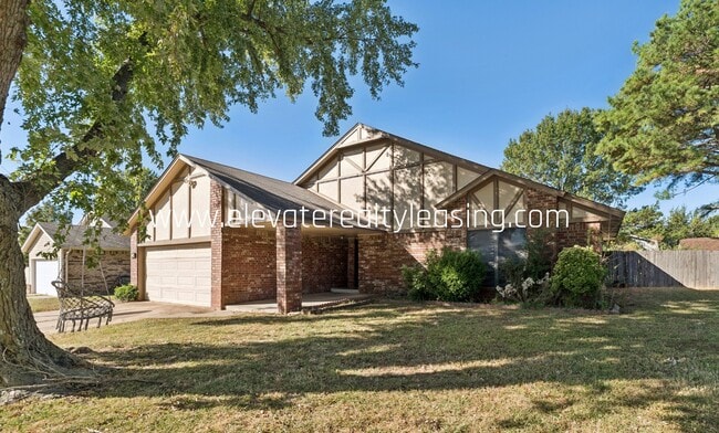 Building Photo - 11168 S Douglas Ave