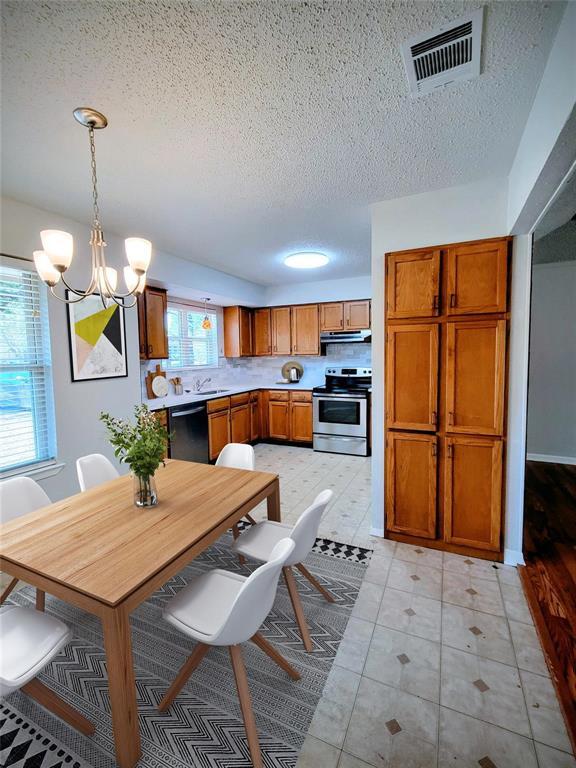 Building Photo - 200 N Mt Rushmore Dr