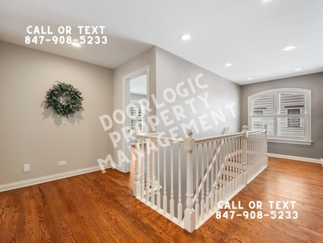 Building Photo - 735 W 8th St