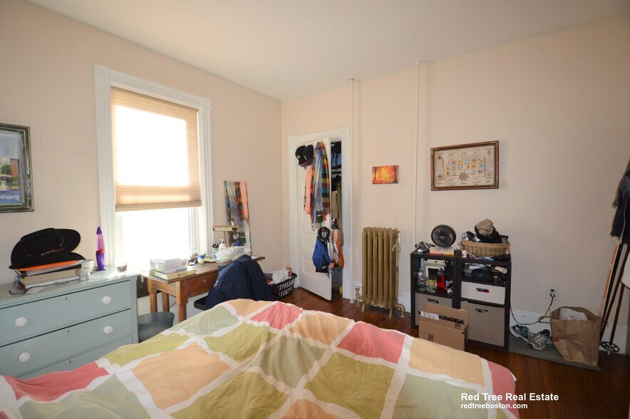 Building Photo - 98 Cypress St