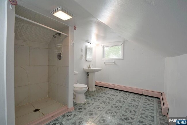 Building Photo - 318 Harrington Ave