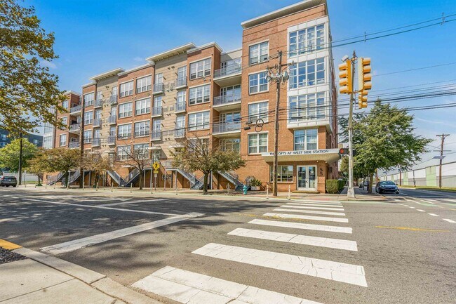 Building Photo - 55 Mallory Ave