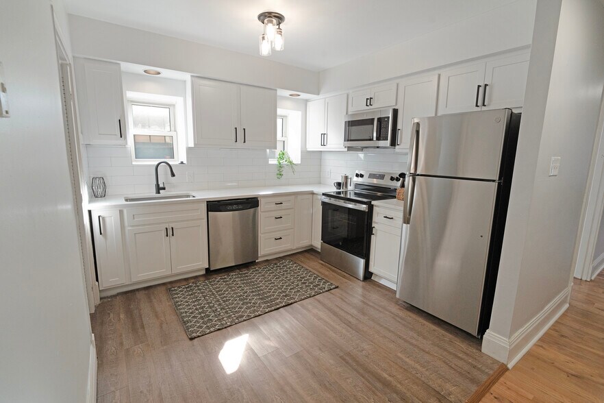 Building Photo - 4512 Westminster Plz