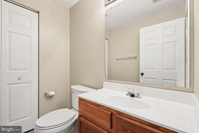 Building Photo - 3915 Carlyle Ct