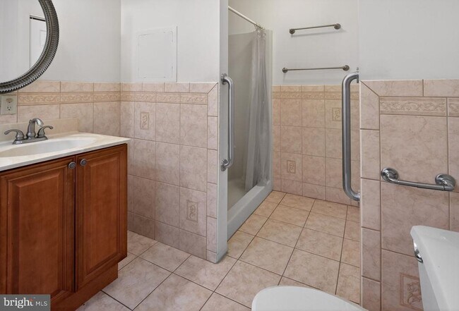 Building Photo - 764 Lakehurst Rd