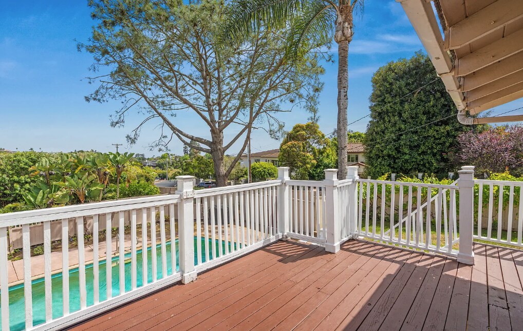 Building Photo - 6401 La Jolla Scenic Dr S