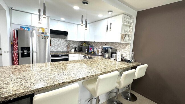 Building Photo - 1801 S Ocean Dr