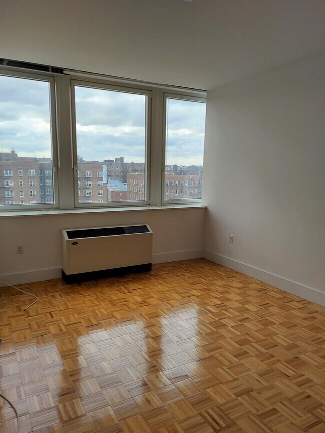 Building Photo - 97-45 Queens Blvd
