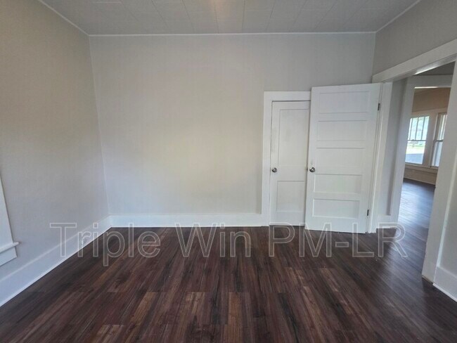 Building Photo - 609 N Morrill St