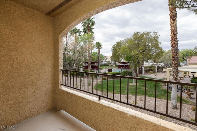 Building Photo - 7885 W Flamingo Rd