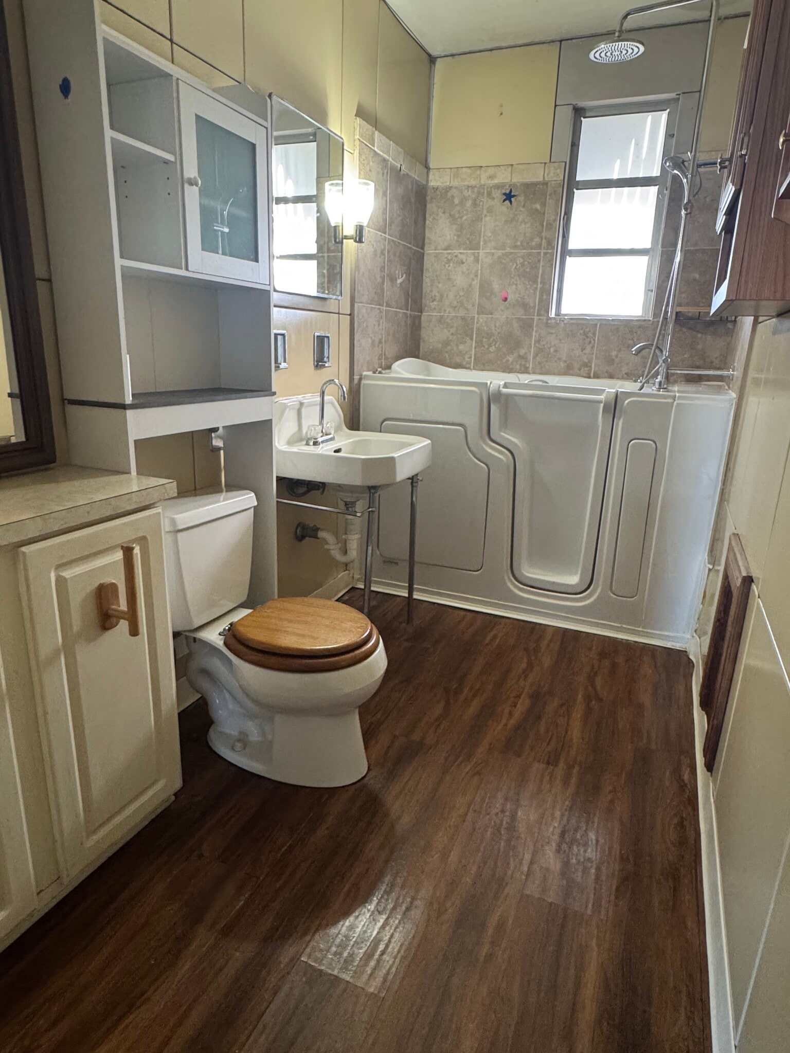 Building Photo - 2119 W Sherwood Ave