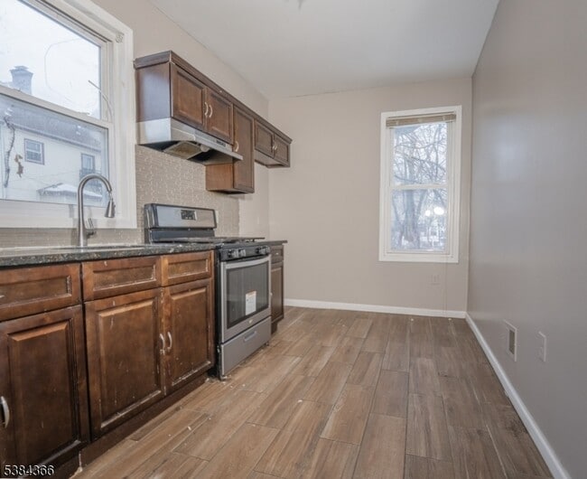 Building Photo - 296 N Clinton St