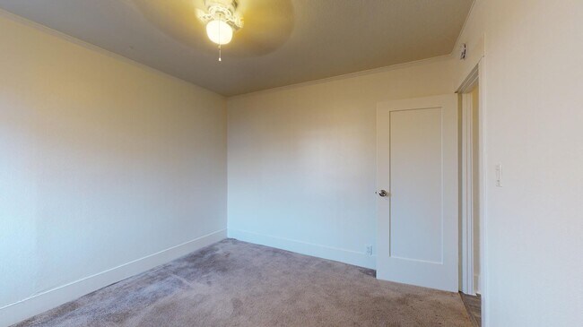 Building Photo - 3423 W 58th Plz