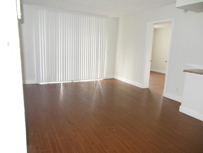 Building Photo - TWO BEDROOM TWO BATHROOM! WATERFRONT COMMU...