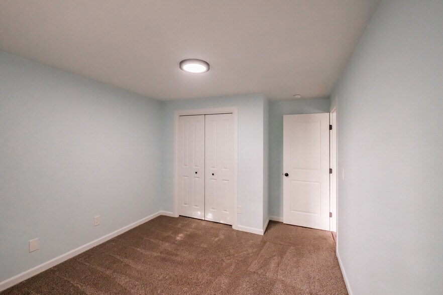 Building Photo - 401 Whittier St