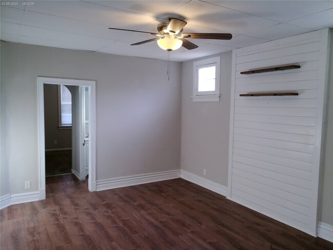 Building Photo - 6118 Vermont Ave